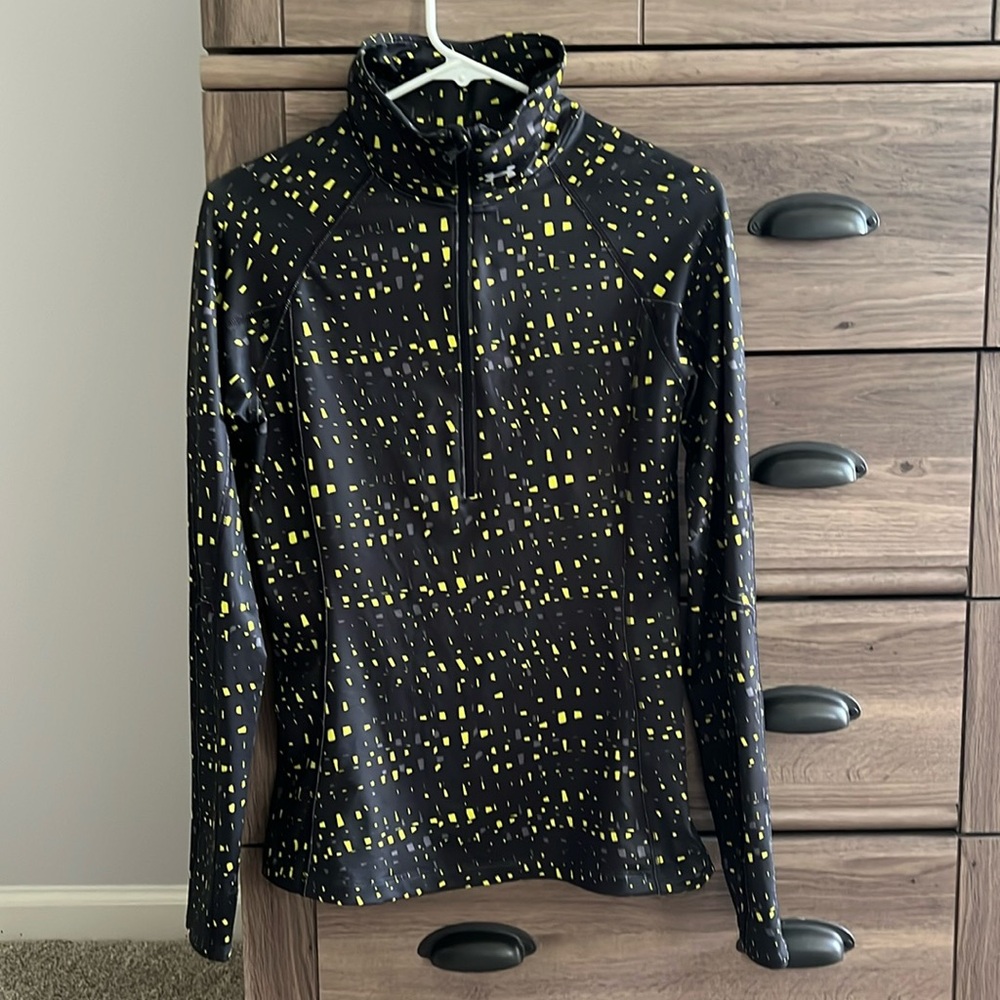 Under Armour long sleeve quarter zip pullover / running jacket